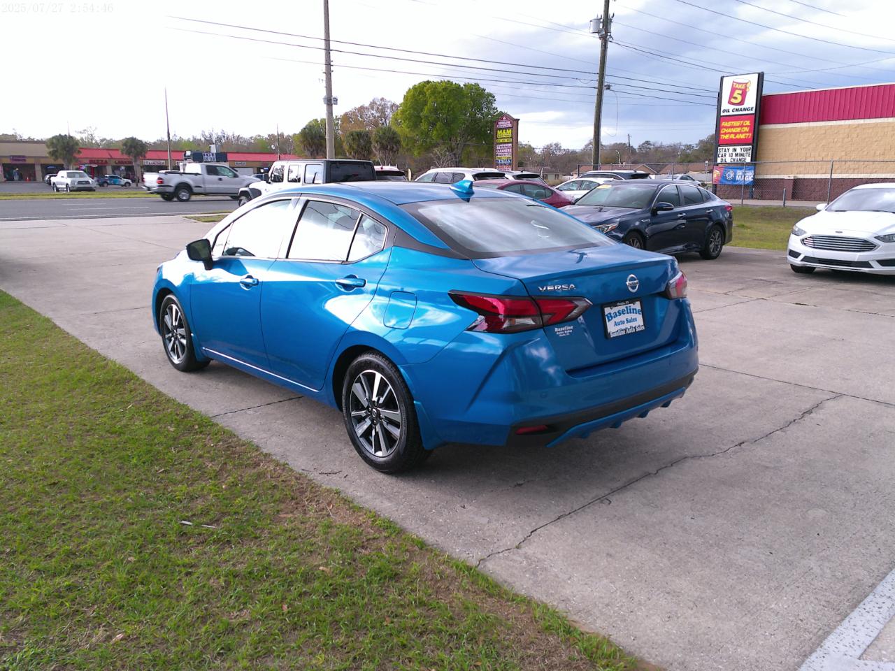 Nissan Versa SV 2021
