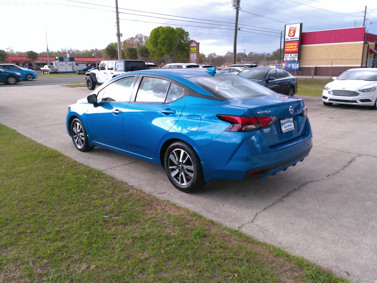 Nissan Versa SV 2021