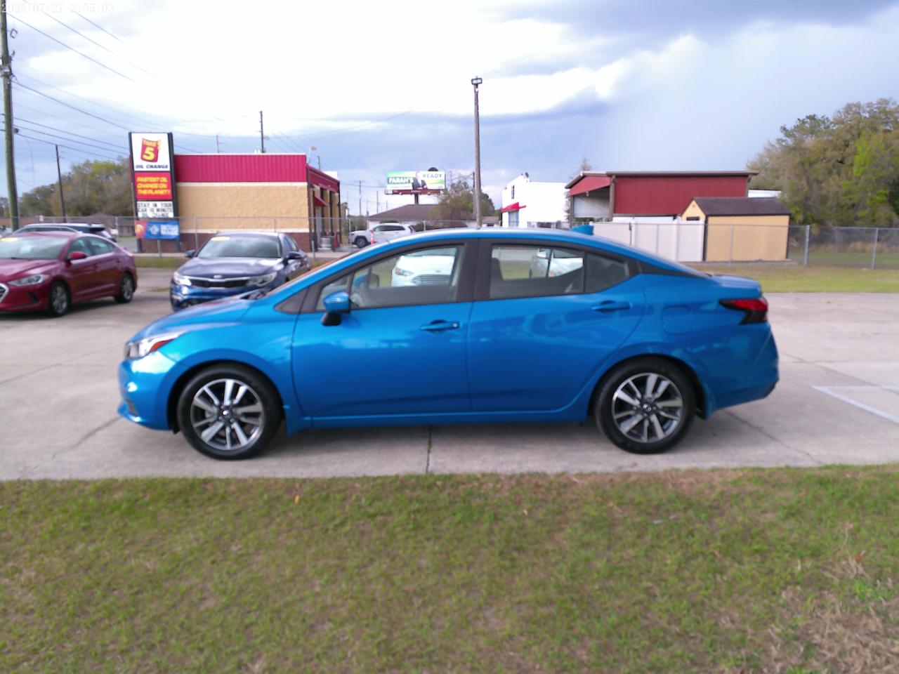 Nissan Versa SV 2021