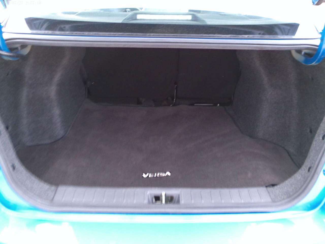 Nissan Versa SV 2021