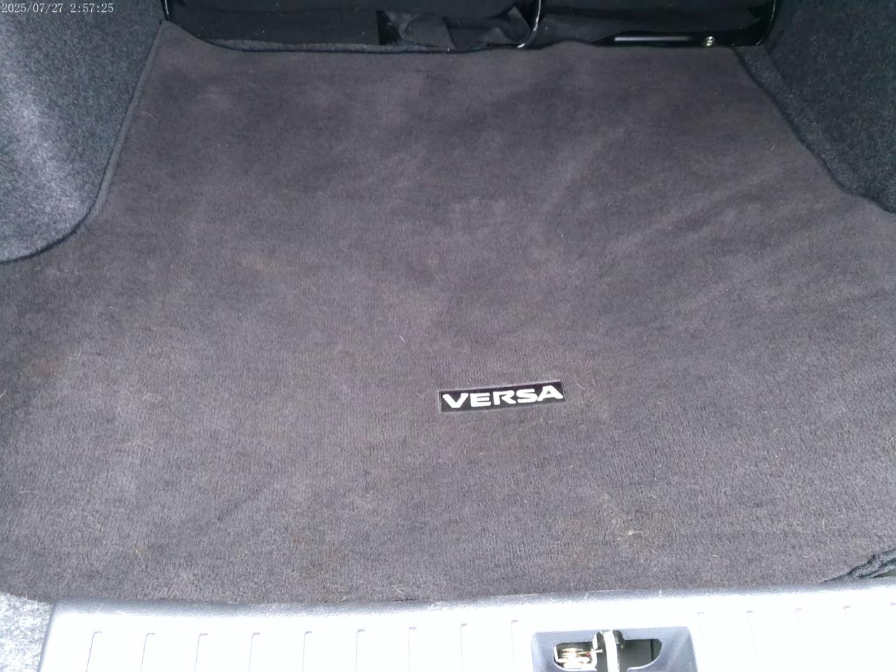 Nissan Versa SV 2021