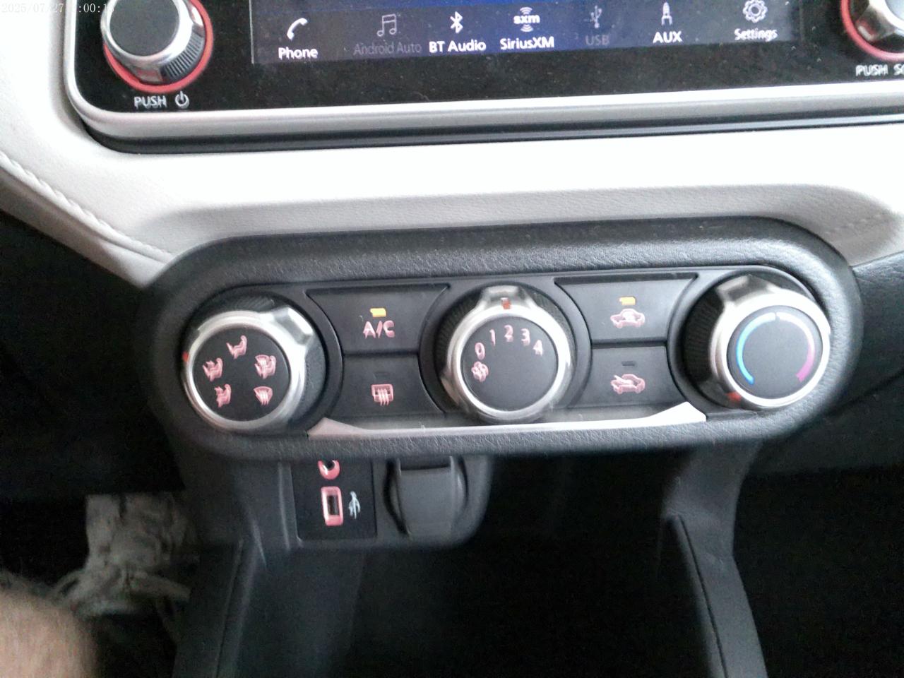 Nissan Versa SV 2021