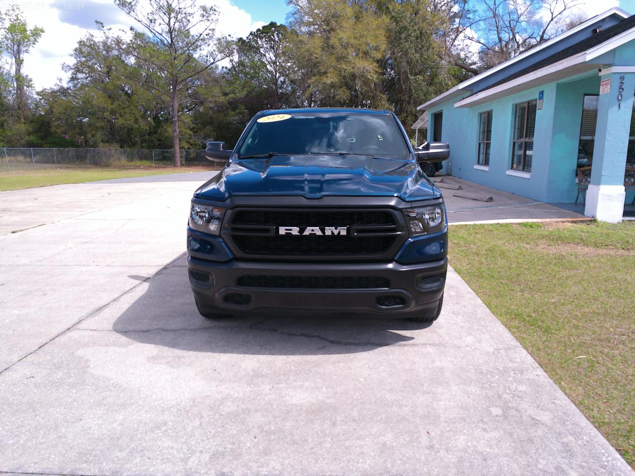 RAM 1500 Tradesman Quad Cab 4WD 2024