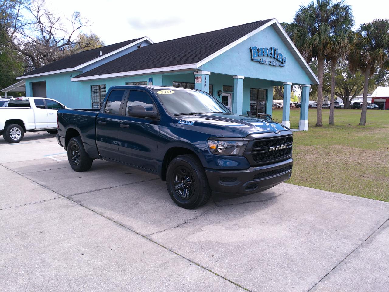 RAM 1500 Tradesman Quad Cab 4WD 2024