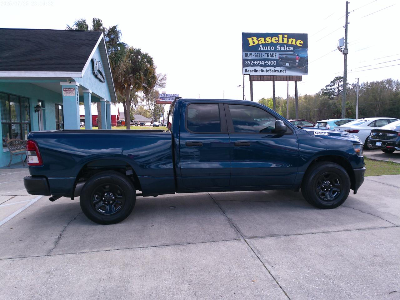 RAM 1500 Tradesman Quad Cab 4WD 2024