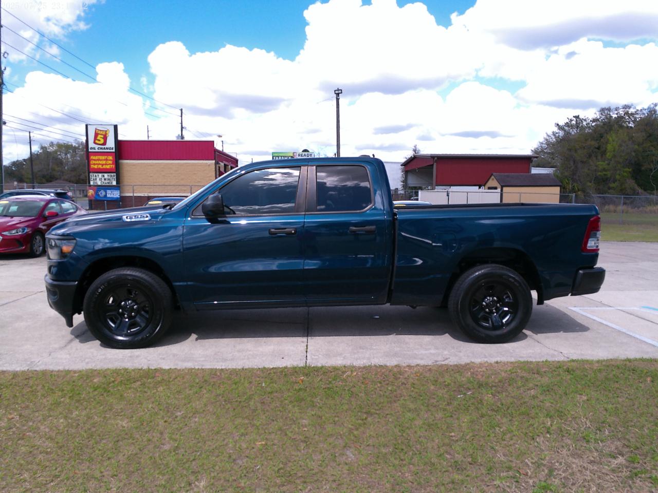 RAM 1500 Tradesman Quad Cab 4WD 2024