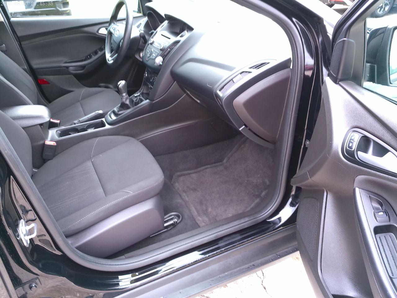 Ford Focus SE Sedan 2016