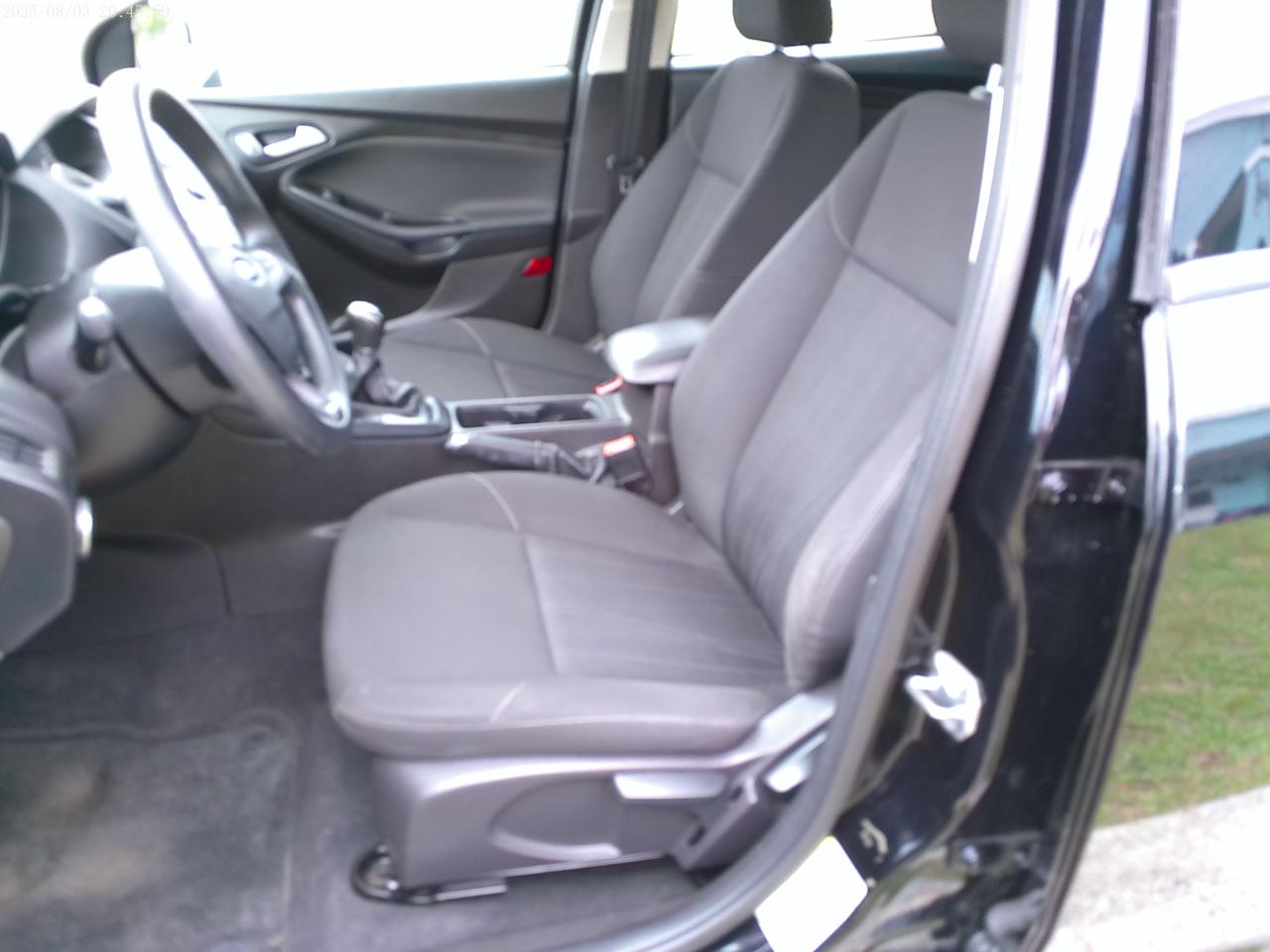 Ford Focus SE Sedan 2016