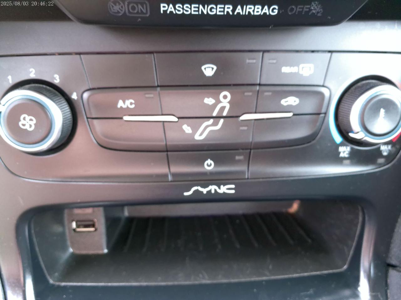 Ford Focus SE Sedan 2016