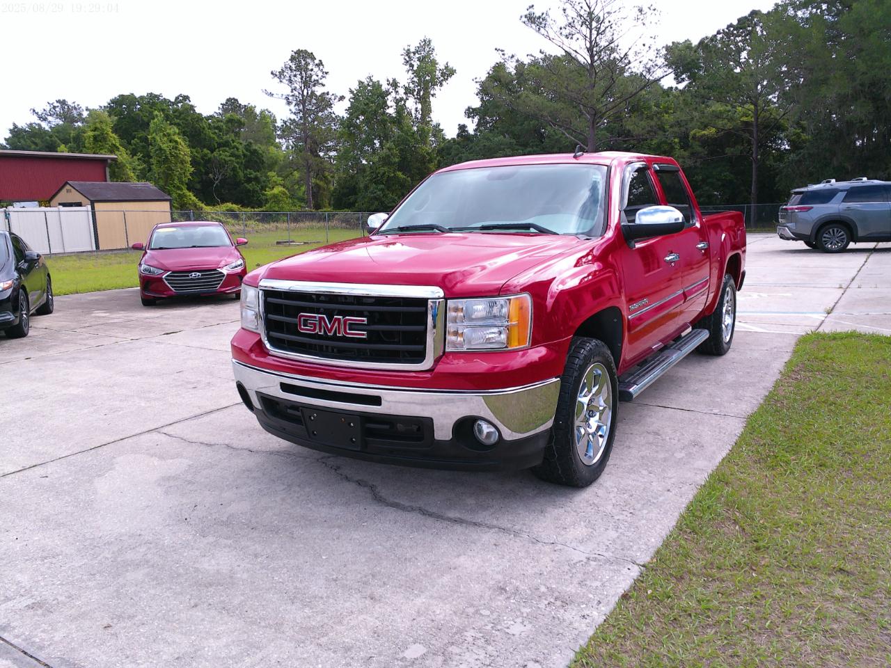 GMC Sierra 1500 SLE Crew Cab 2WD 2011