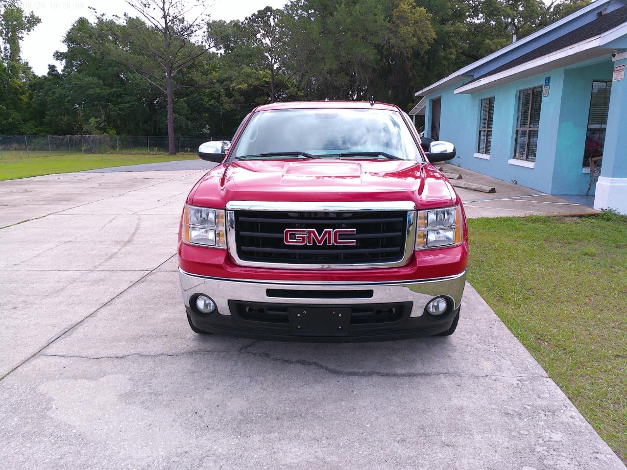 GMC Sierra 1500 SLE Crew Cab 2WD 2011