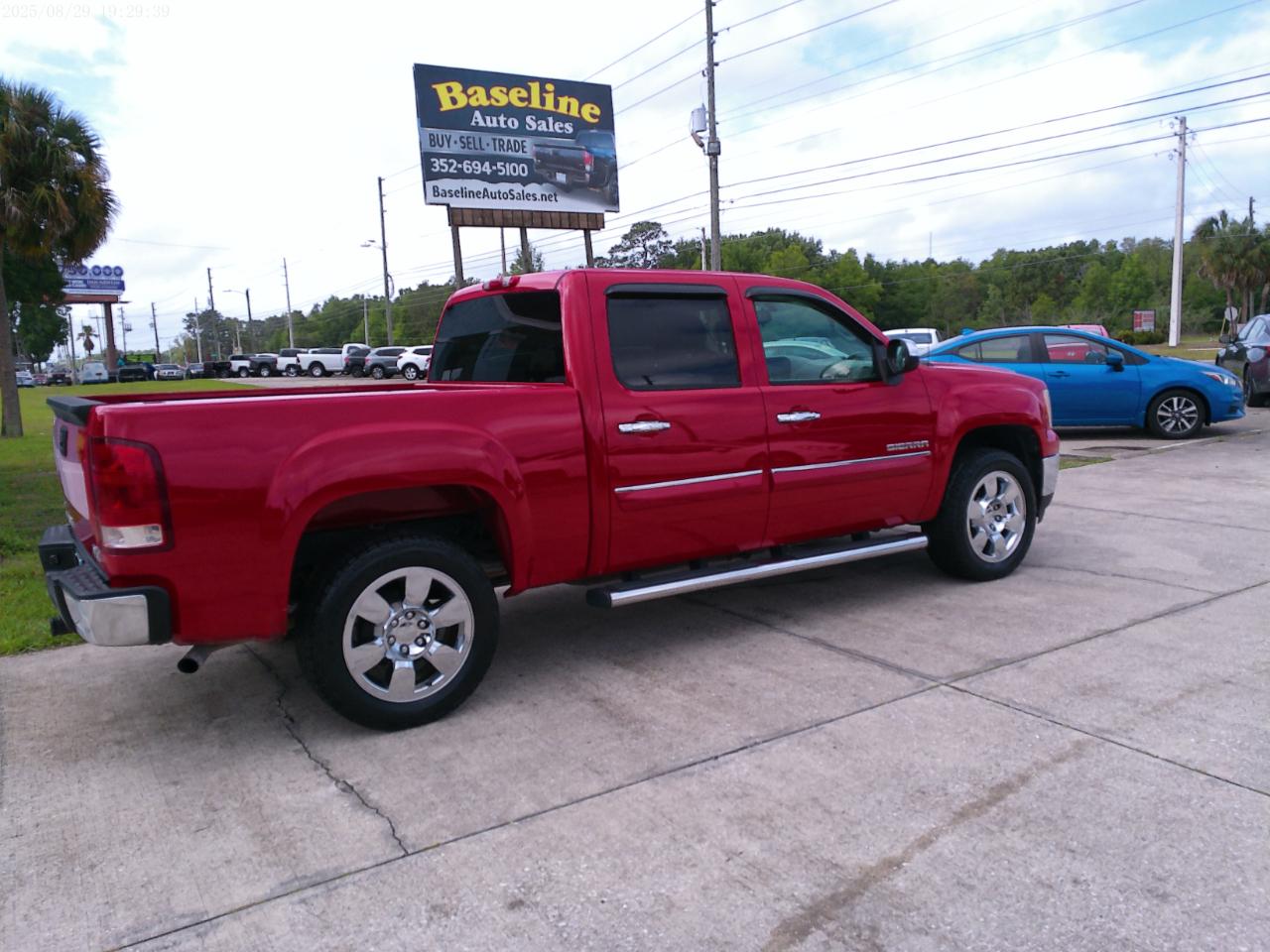 GMC Sierra 1500 SLE Crew Cab 2WD 2011