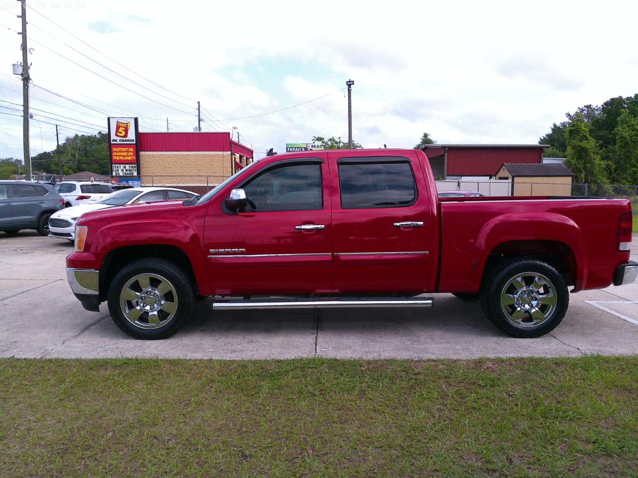 GMC Sierra 1500 SLE Crew Cab 2WD 2011