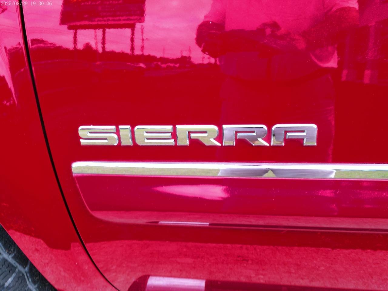 GMC Sierra 1500 SLE Crew Cab 2WD 2011