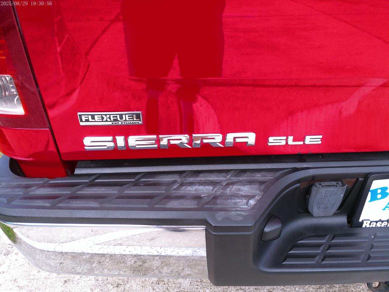 GMC Sierra 1500 SLE Crew Cab 2WD 2011