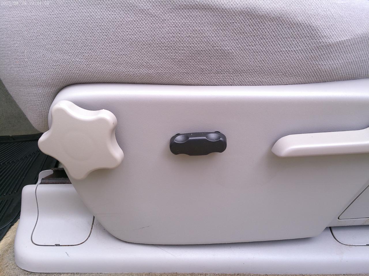 GMC Sierra 1500 SLE Crew Cab 2WD 2011