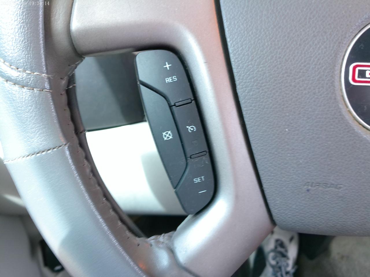 GMC Sierra 1500 SLE Crew Cab 2WD 2011