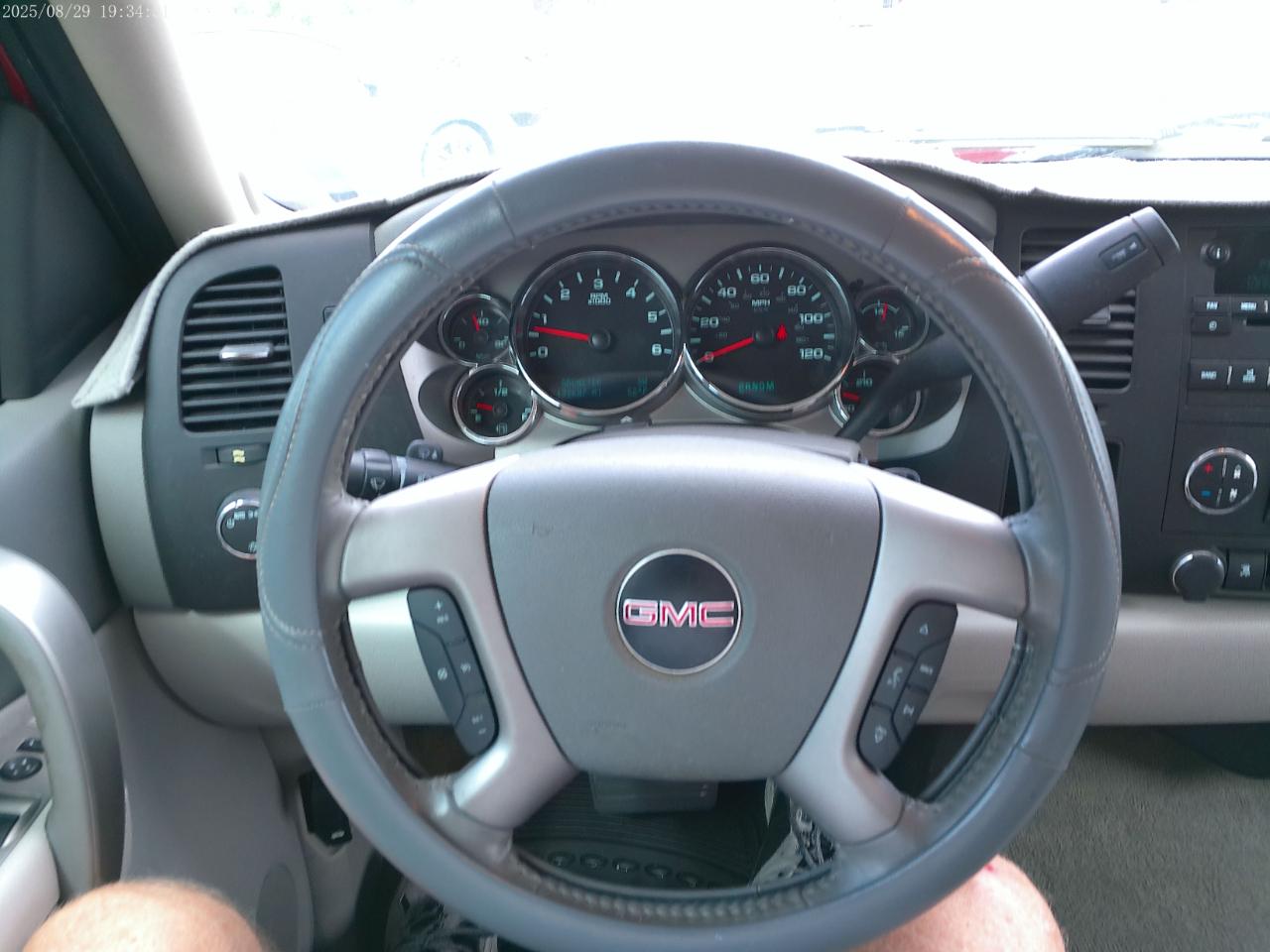 GMC Sierra 1500 SLE Crew Cab 2WD 2011