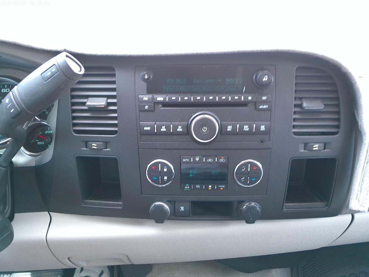 GMC Sierra 1500 SLE Crew Cab 2WD 2011