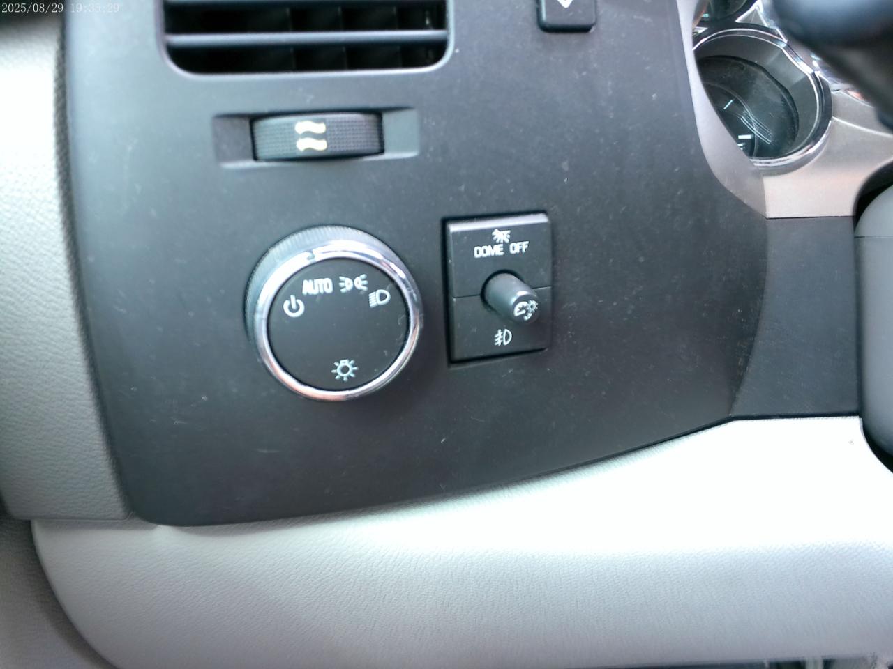 GMC Sierra 1500 SLE Crew Cab 2WD 2011