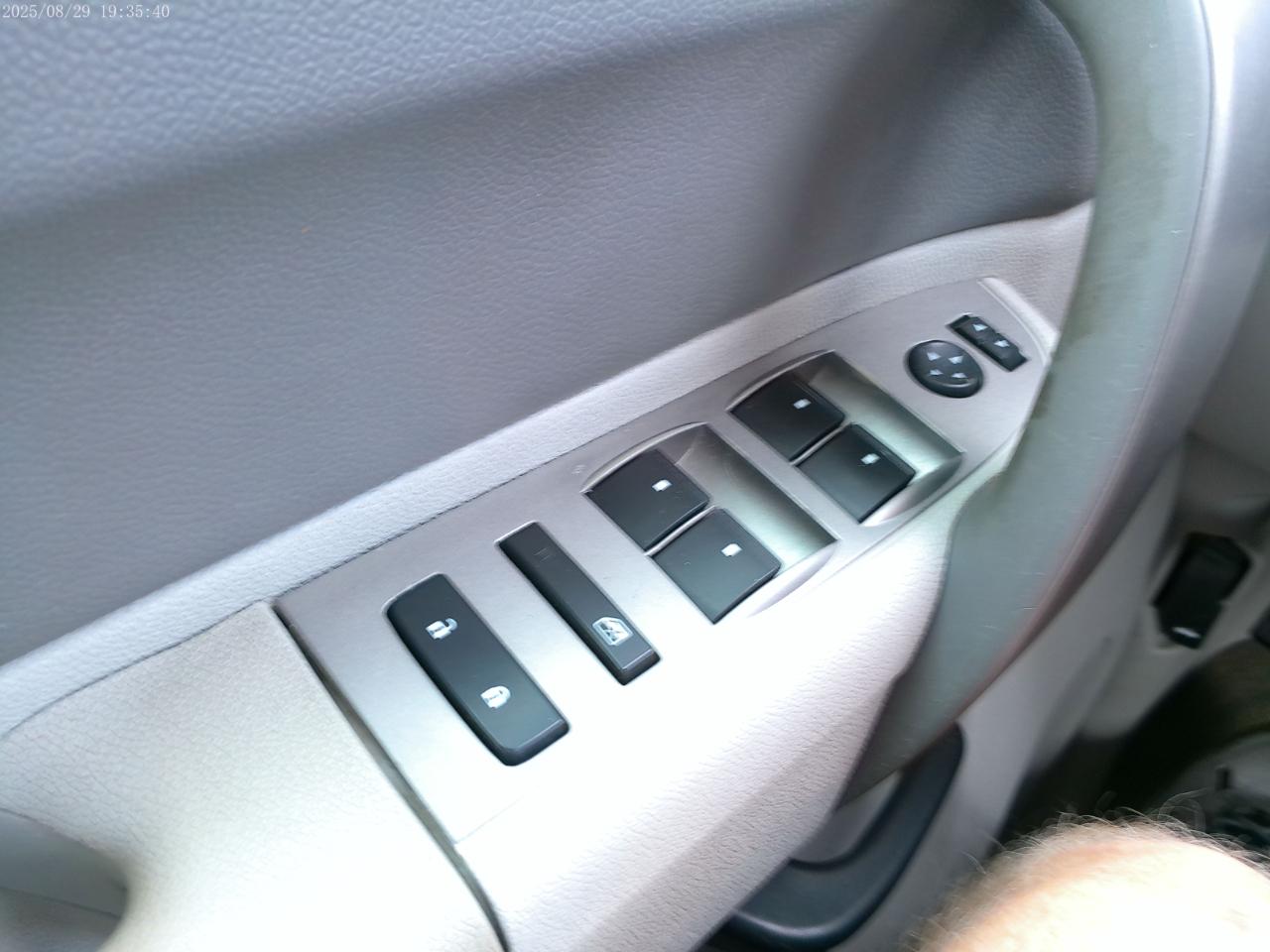 GMC Sierra 1500 SLE Crew Cab 2WD 2011