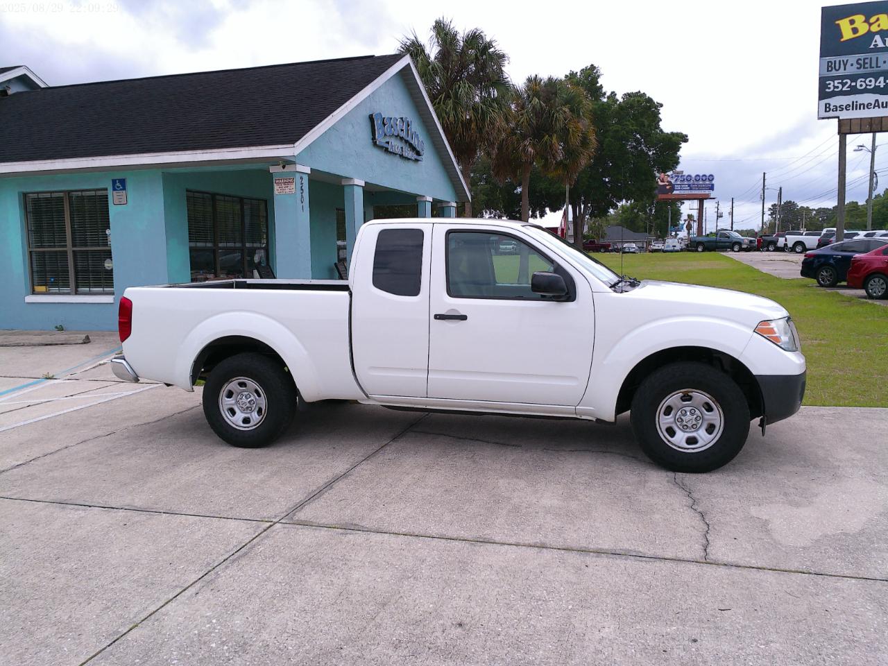 Nissan Frontier S King Cab I4 5AT 2WD 2015