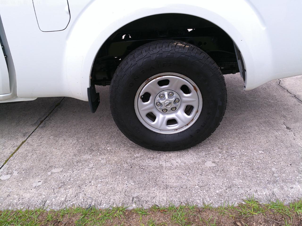 Nissan Frontier S King Cab I4 5AT 2WD 2015