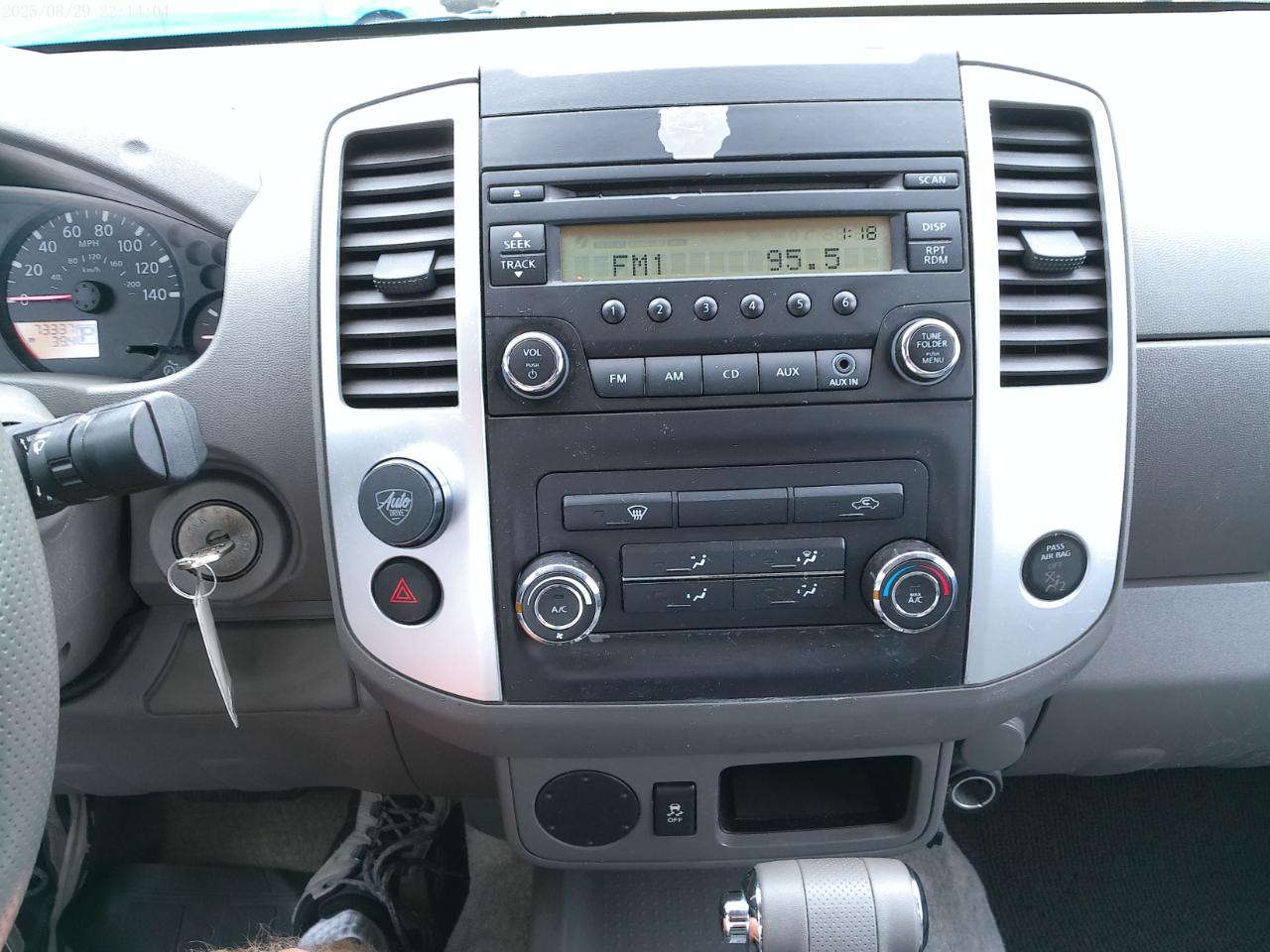 Nissan Frontier S King Cab I4 5AT 2WD 2015