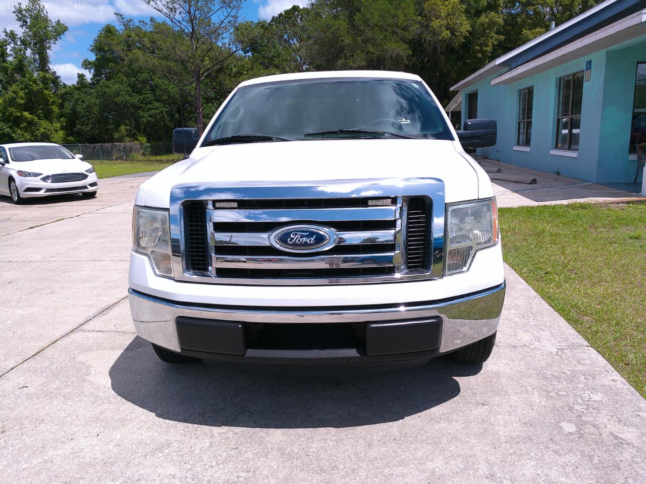 Ford F-150 XL 8-ft. Bed 2WD 2012