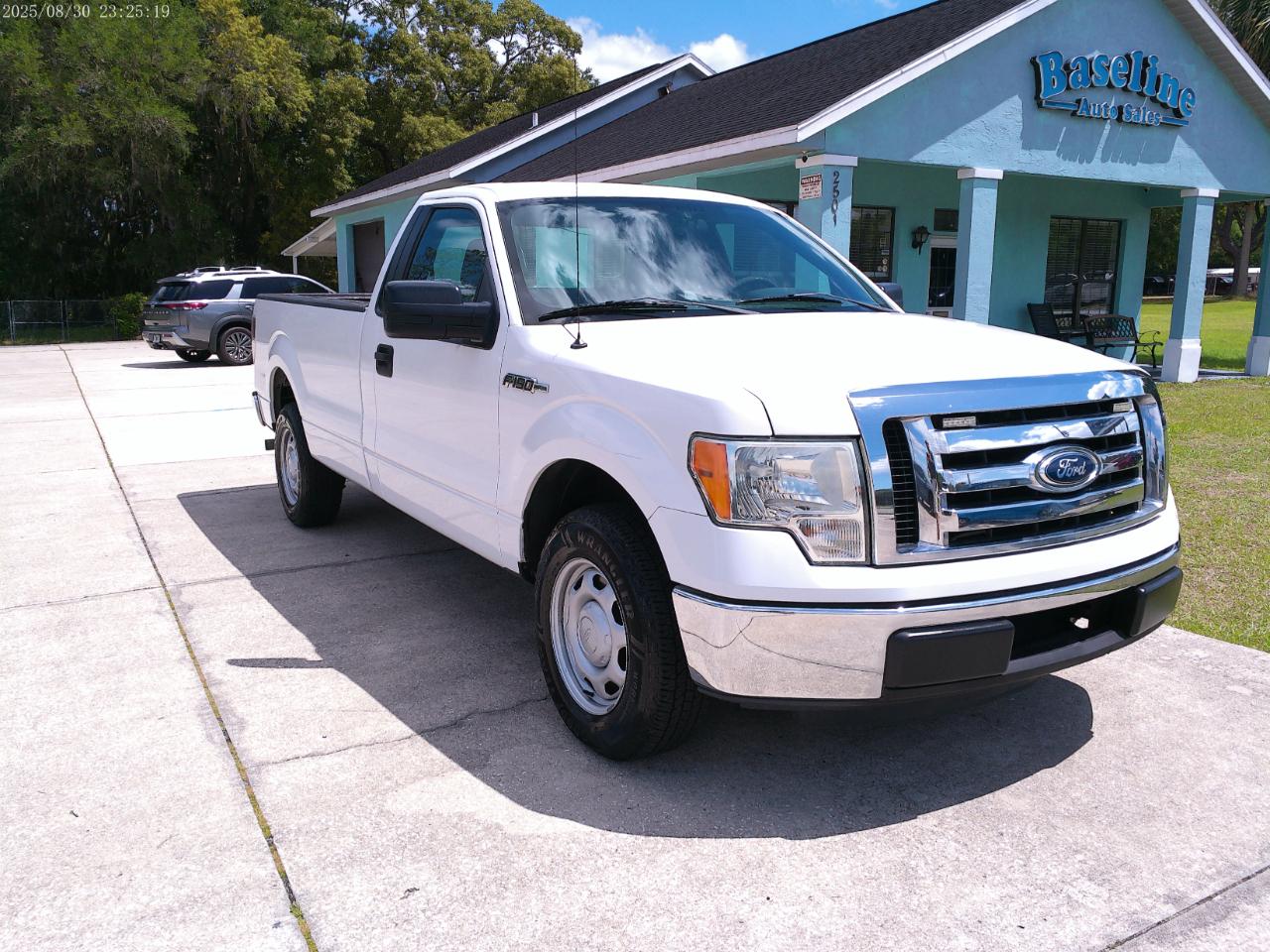 Ford F-150 XL 8-ft. Bed 2WD 2012