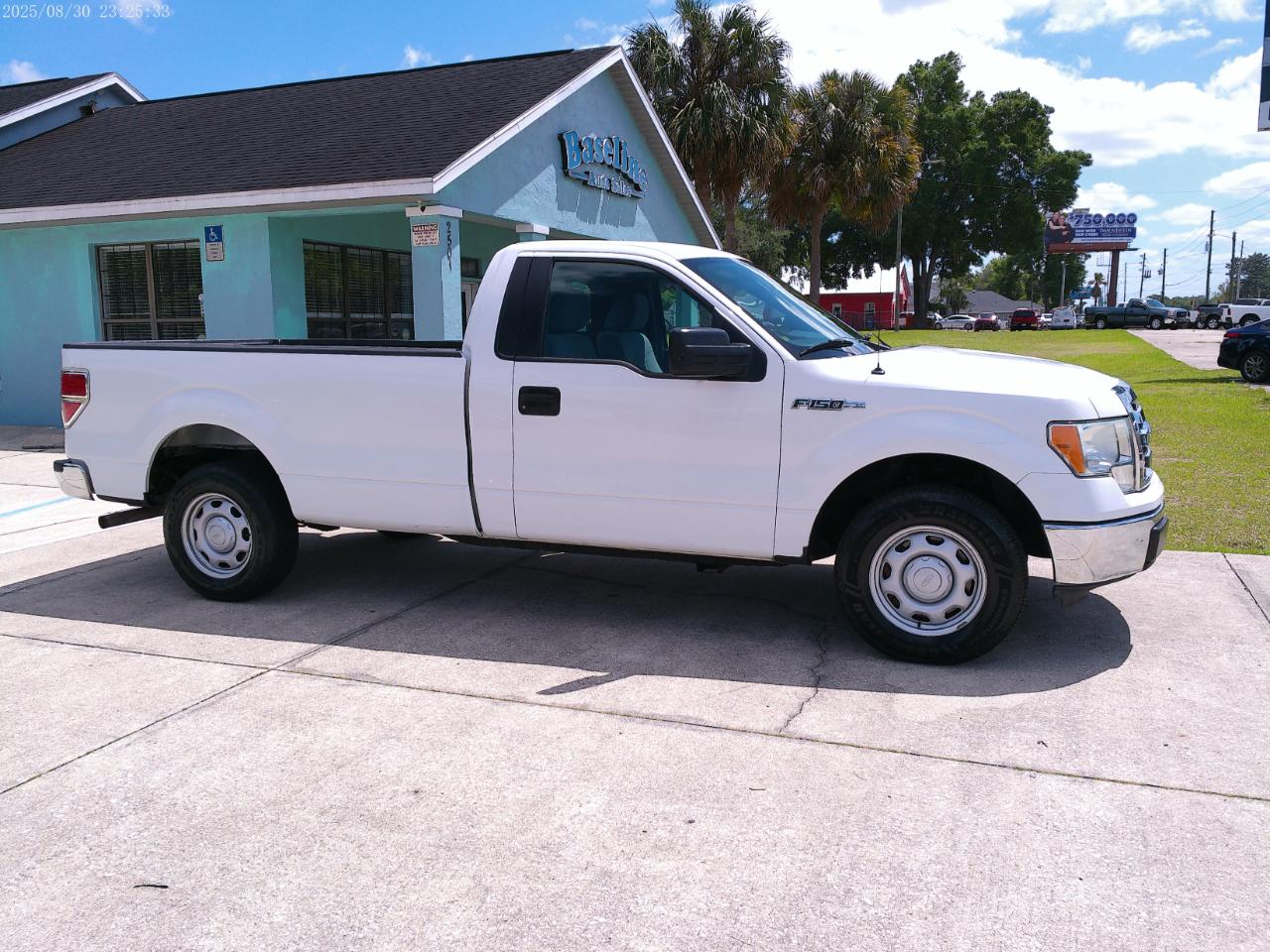 Ford F-150 XL 8-ft. Bed 2WD 2012