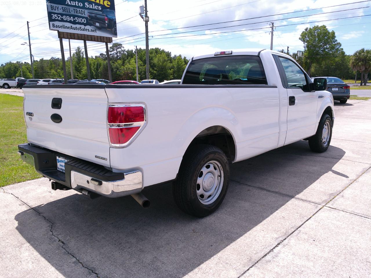 Ford F-150 XL 8-ft. Bed 2WD 2012