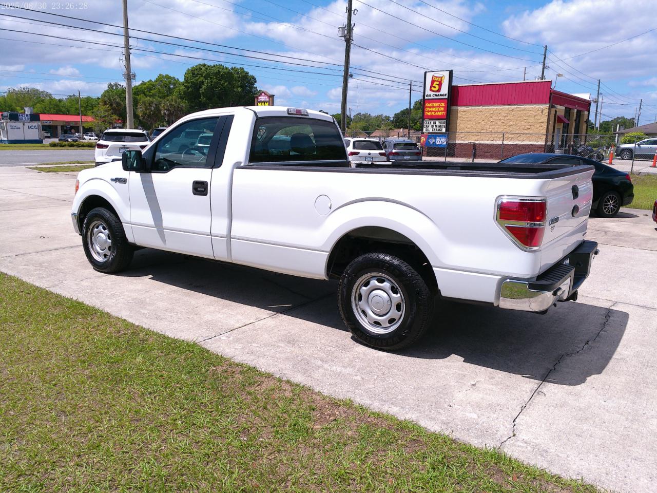 Ford F-150 XL 8-ft. Bed 2WD 2012
