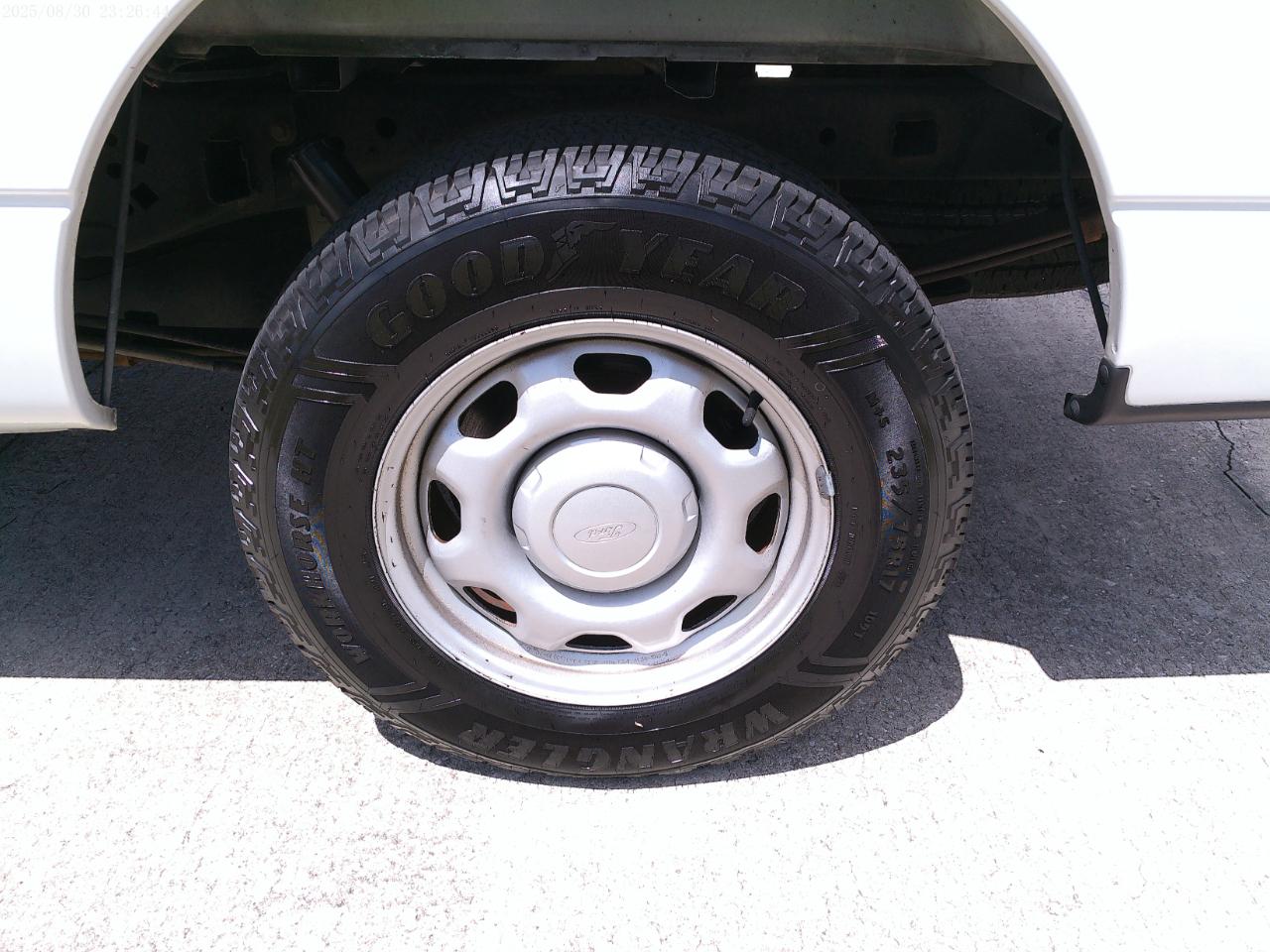 Ford F-150 XL 8-ft. Bed 2WD 2012