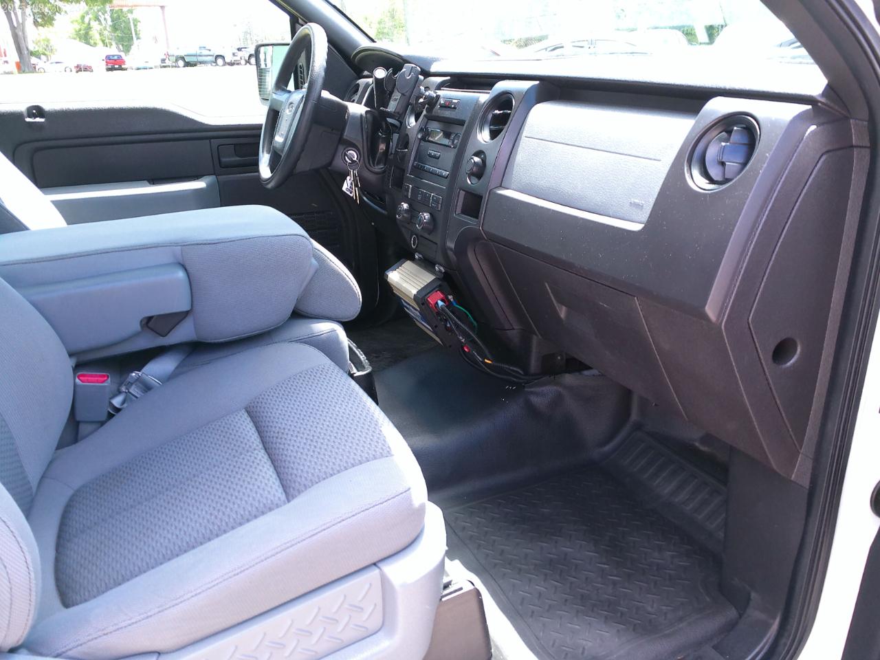 Ford F-150 XL 8-ft. Bed 2WD 2012