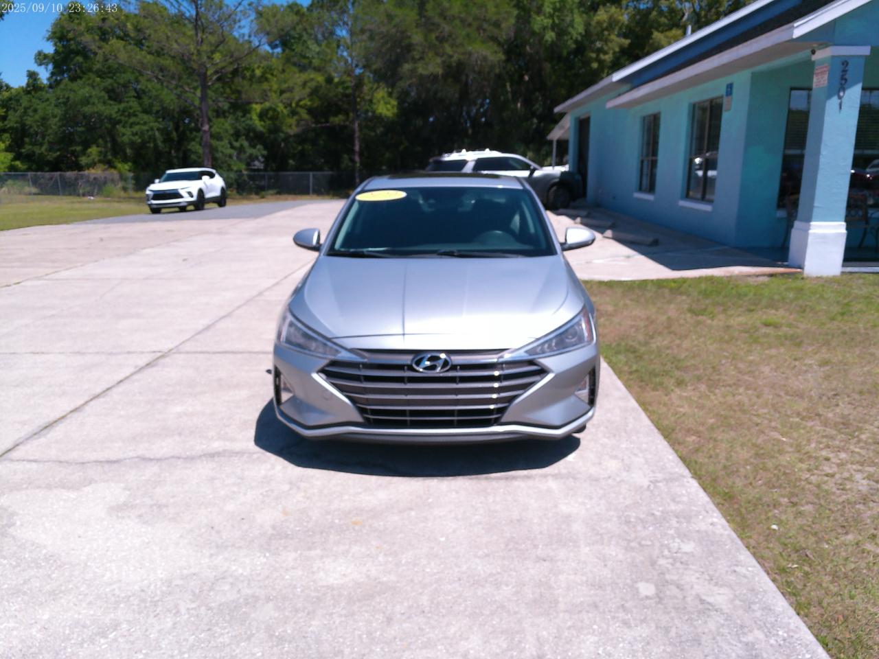 Hyundai Elantra  2020