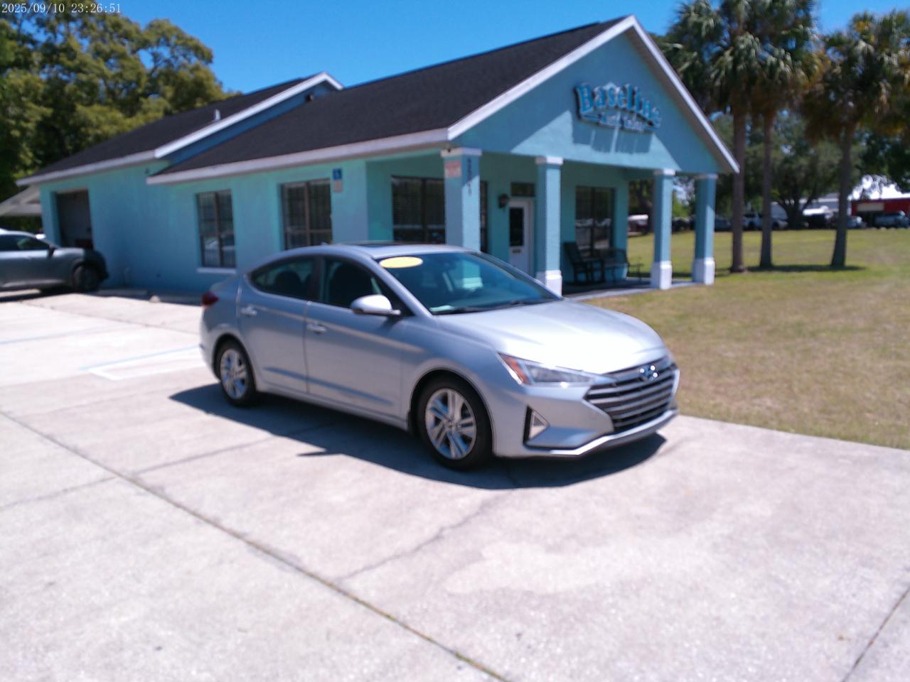 Hyundai Elantra  2020