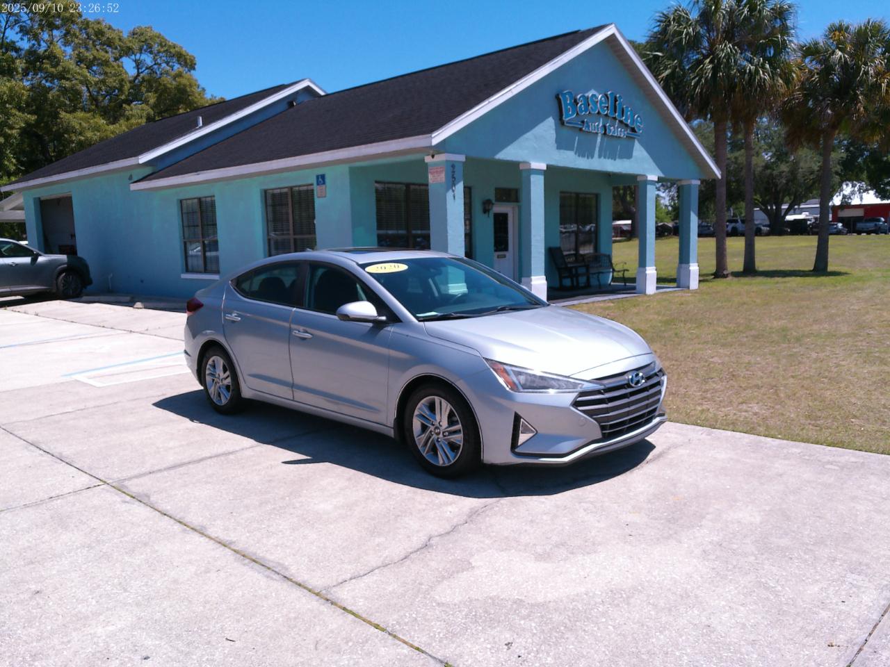 Hyundai Elantra  2020