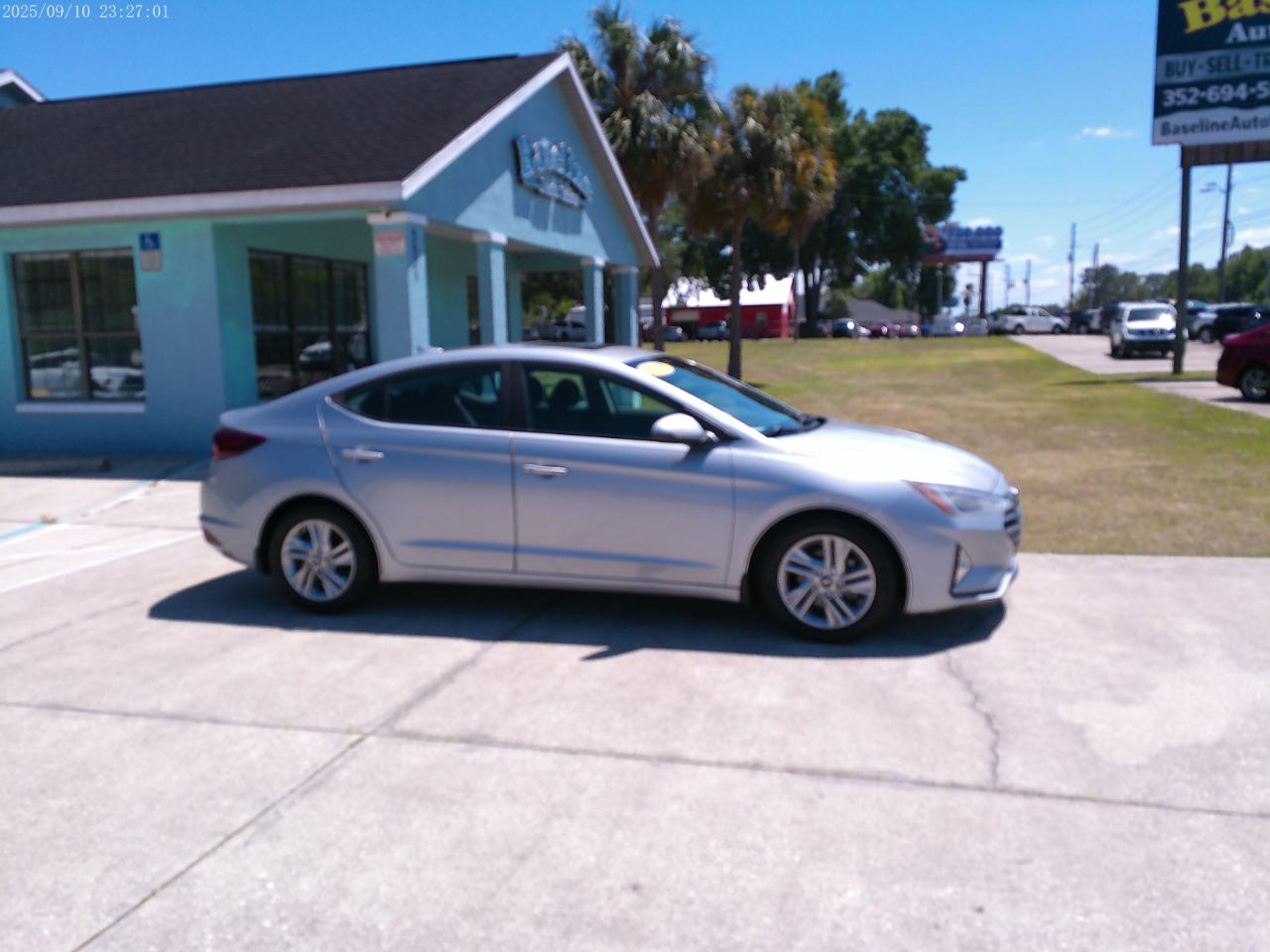 Hyundai Elantra  2020