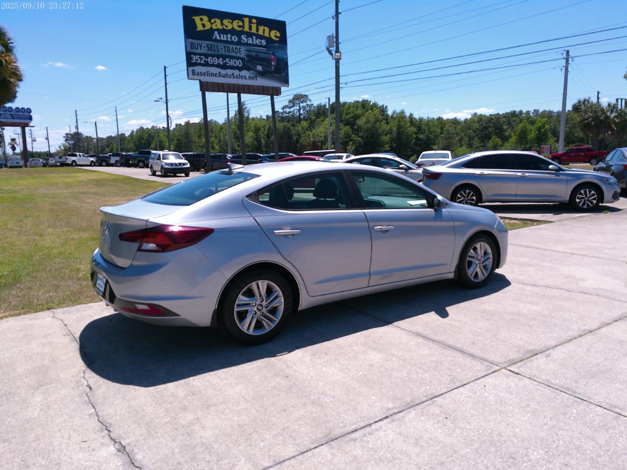 Hyundai Elantra  2020