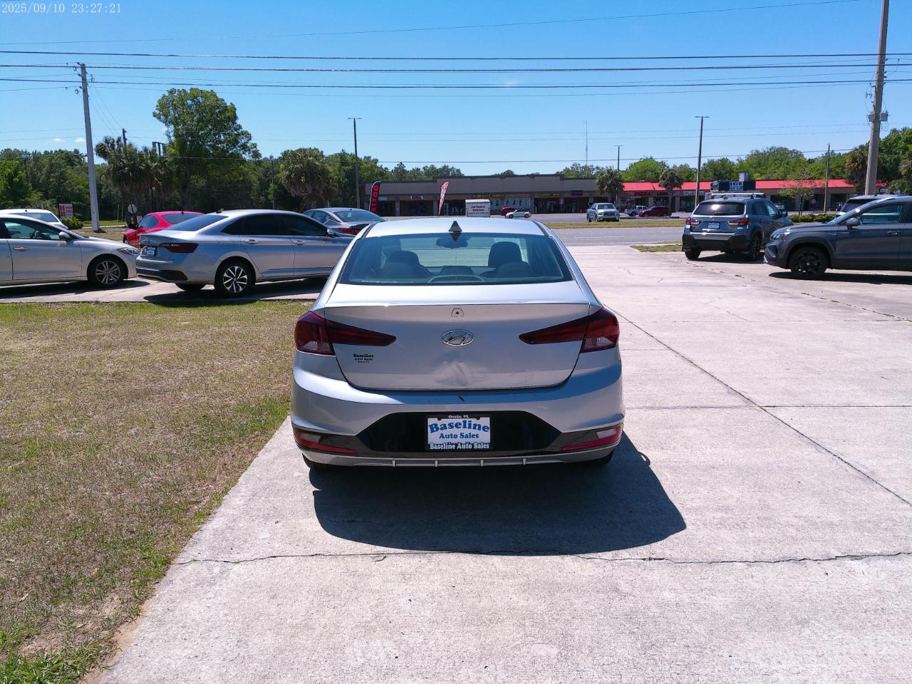 Hyundai Elantra  2020