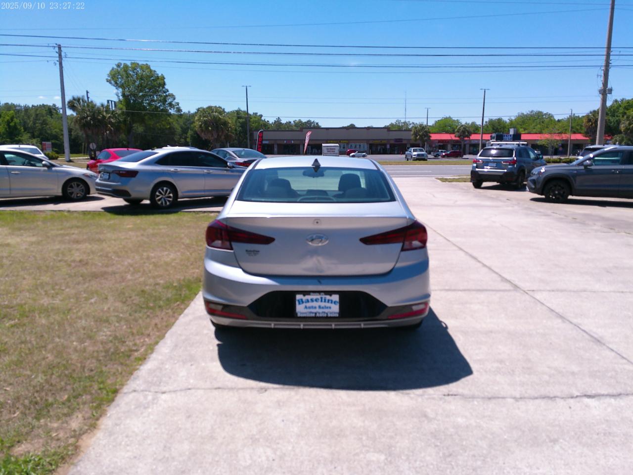 Hyundai Elantra  2020