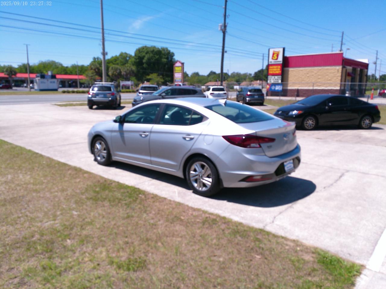 Hyundai Elantra  2020