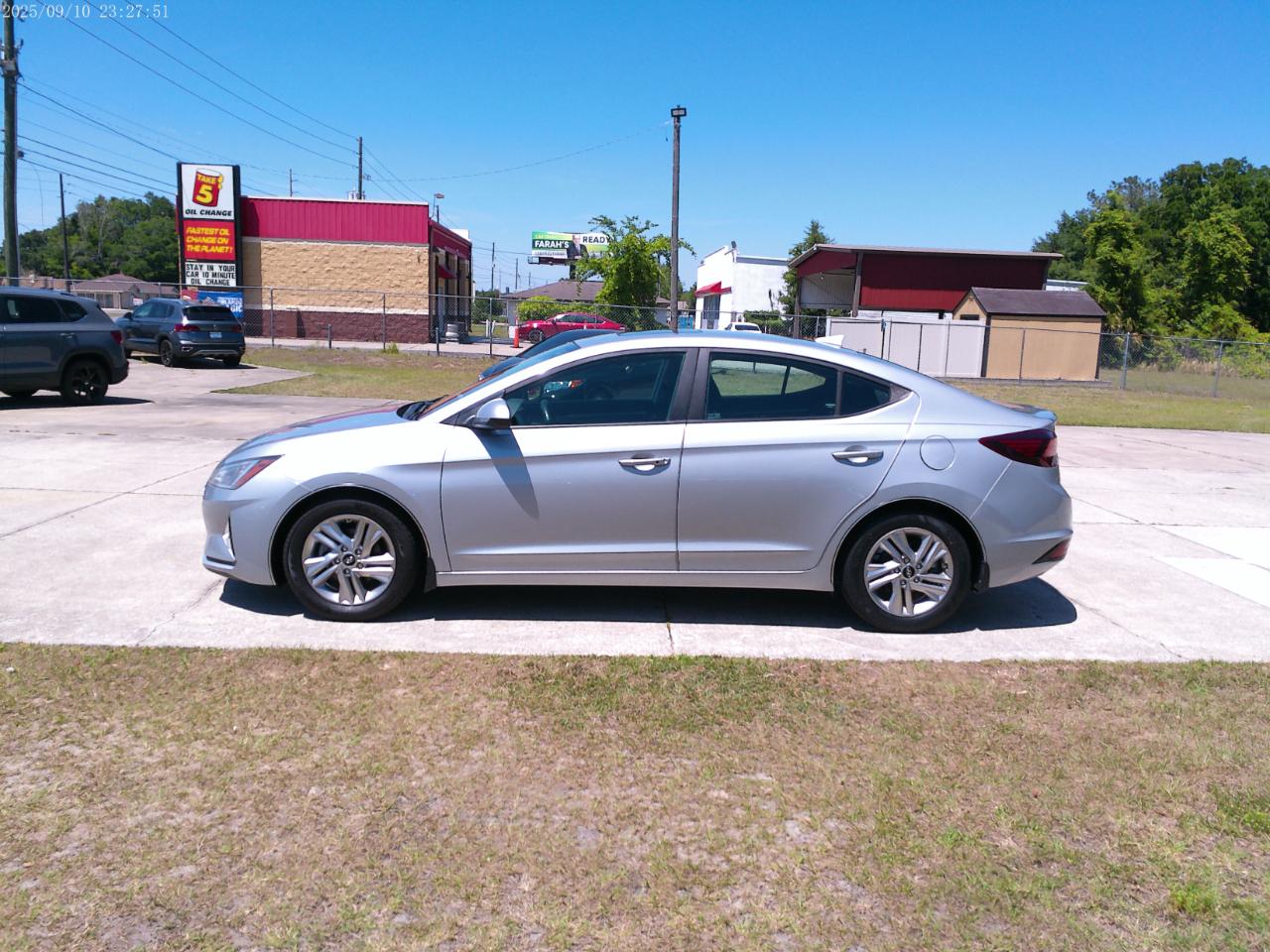Hyundai Elantra  2020