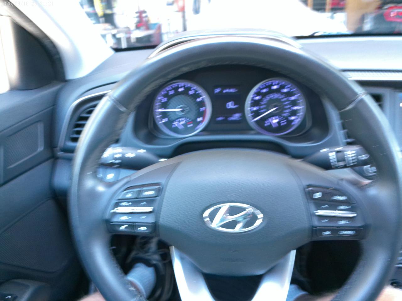 Hyundai Elantra  2020