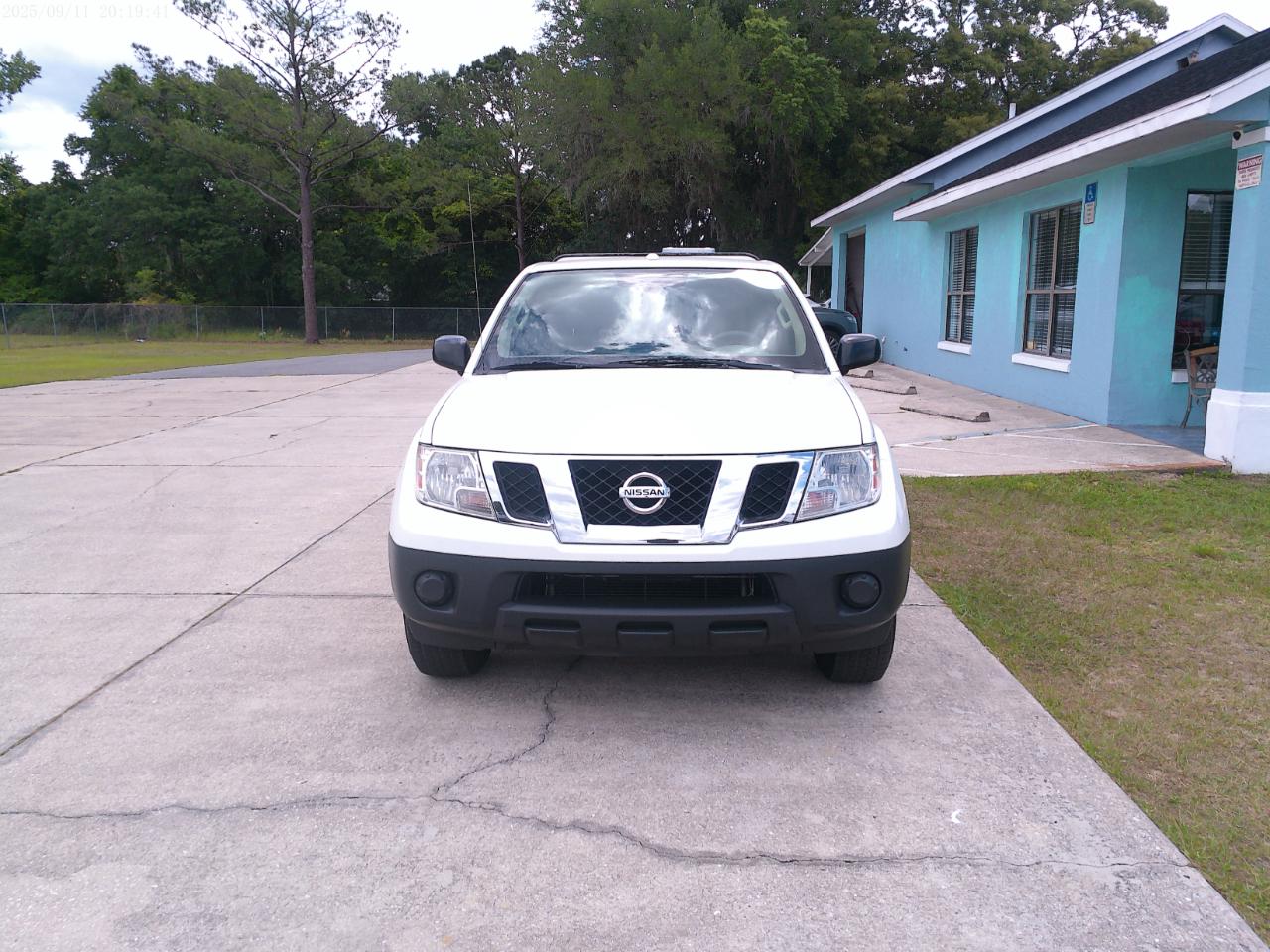 Nissan Frontier SV King Cab I4 5AT 2WD 2015