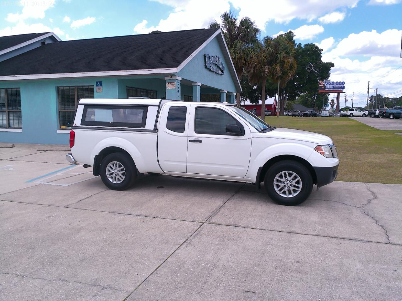 Nissan Frontier SV King Cab I4 5AT 2WD 2015