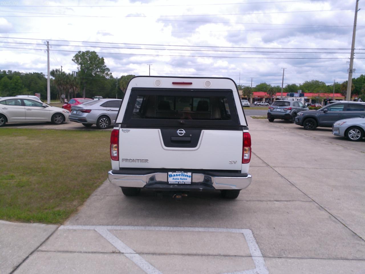 Nissan Frontier SV King Cab I4 5AT 2WD 2015