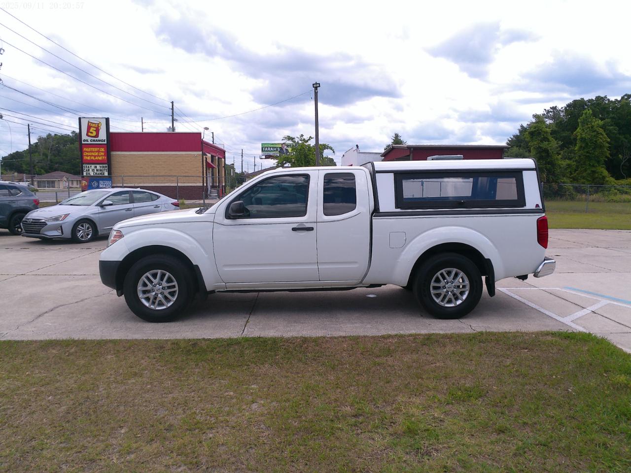 Nissan Frontier SV King Cab I4 5AT 2WD 2015