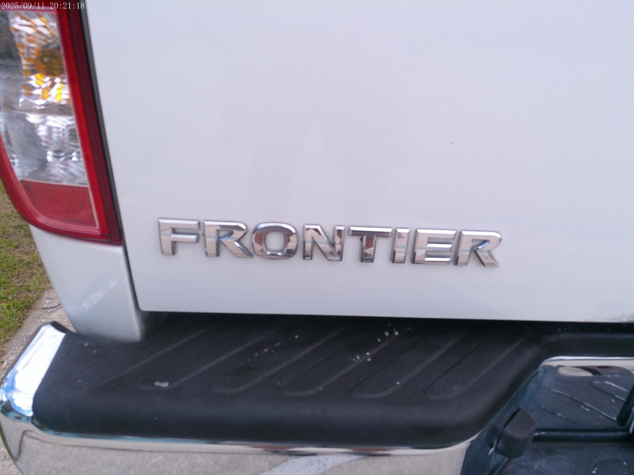 Nissan Frontier SV King Cab I4 5AT 2WD 2015